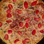 Blumenkohl-Pizza mit Serrano-Schinken